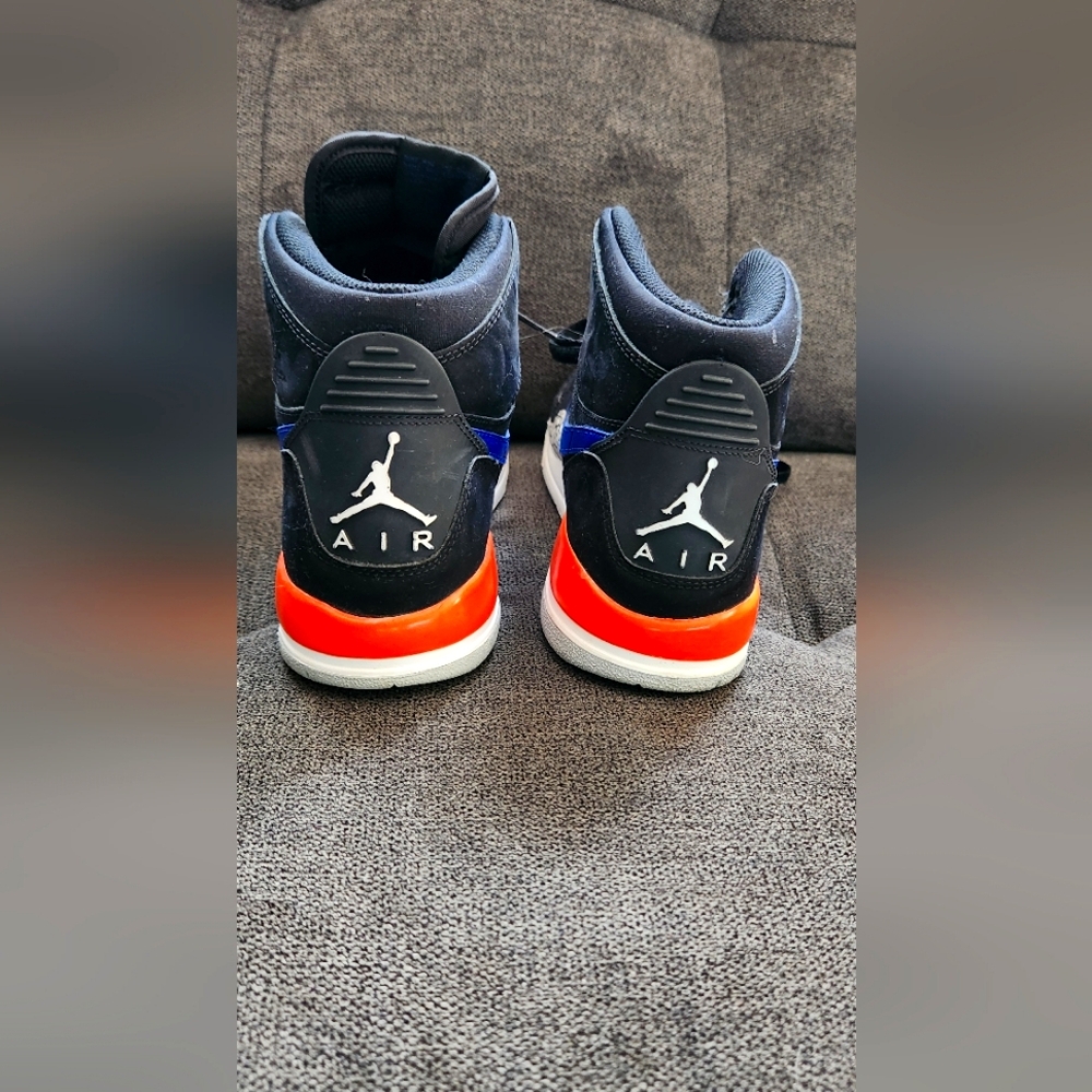 Shoes - Picture 5 of 6
